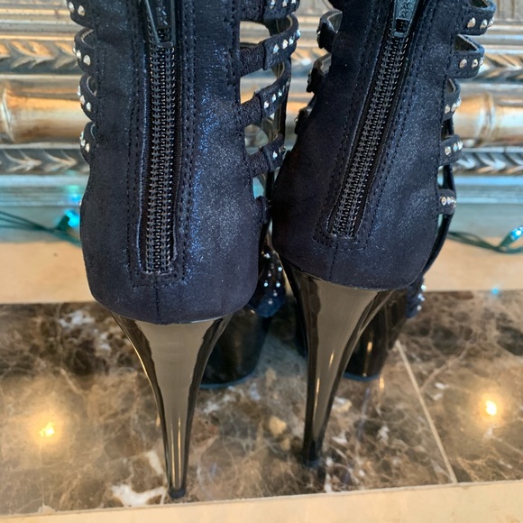 New Pleaser Heels Size 5 - Picture 4 of 5